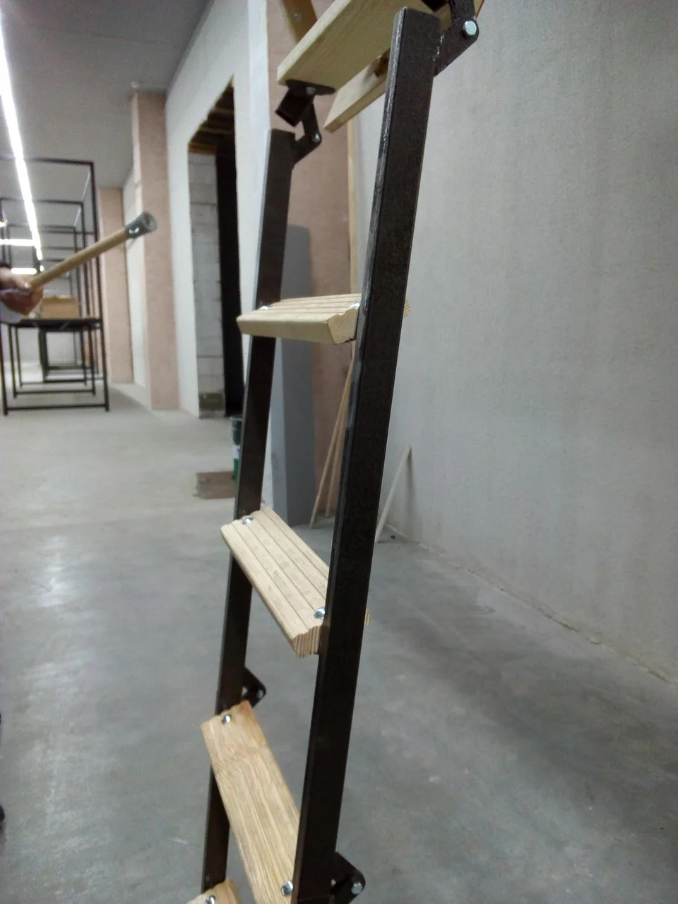 Лестница чердачная металлическая ASTARK 85x60x260 детальное фото